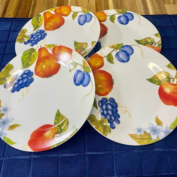Vintage Pfaltzgraff Orchard Pattern Fruit on White Porcelain Salad Plates  7.5” - Picture 4 of 8